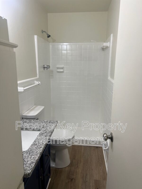 Building Photo - 706 Joryne Dr