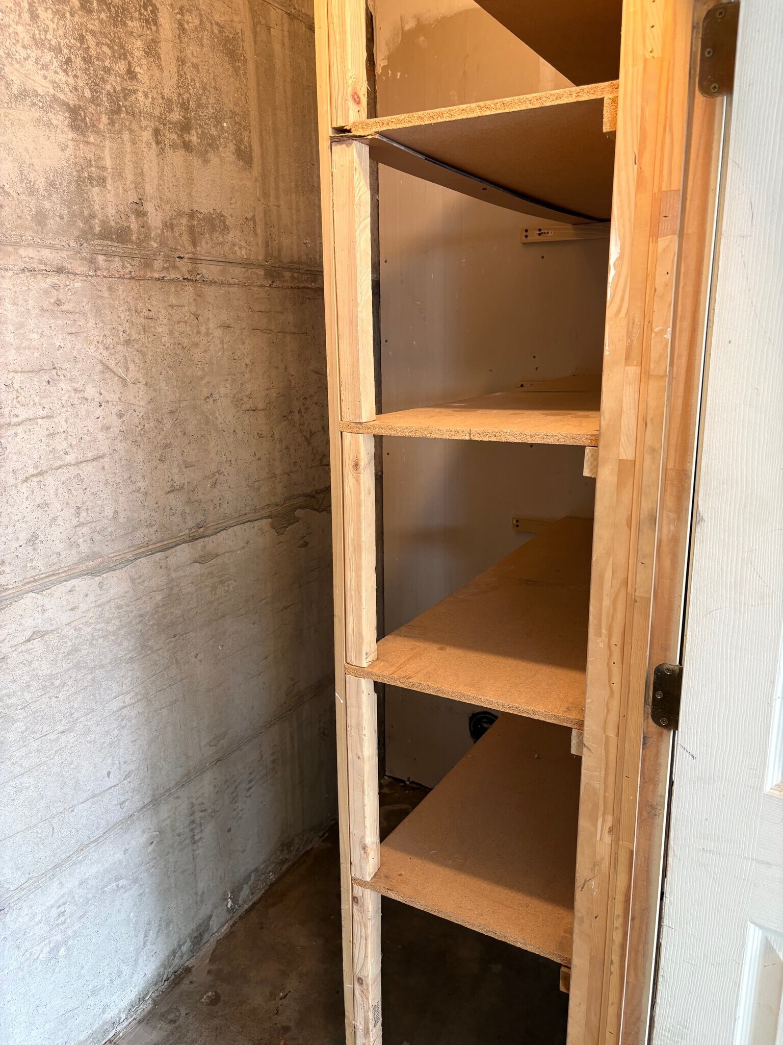 Building Photo - 414 400 N