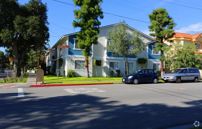 521 E Live Oak Ave. - 521-523 E. Live Oak Avenue