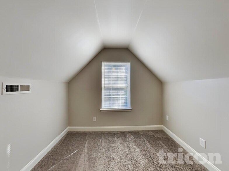 Building Photo - 1135 Preakness Ct NW