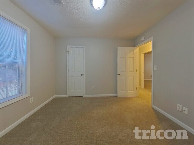 Building Photo - 604 Southern Trace Crossing