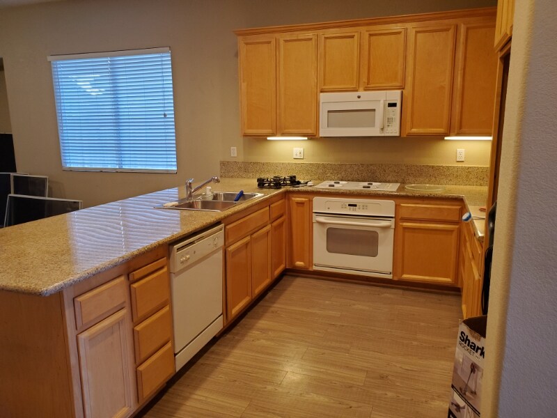 Building Photo - 124 Westlake Ct