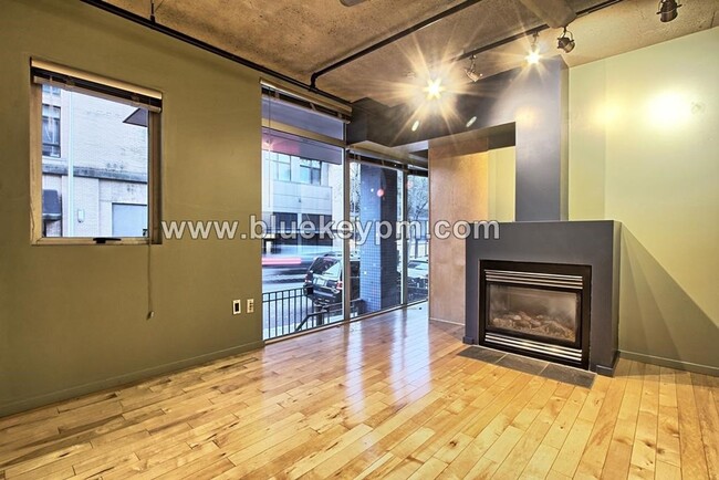 Building Photo - 1 Bed, 2 Bath Condo at Mosaic Apts in the ...