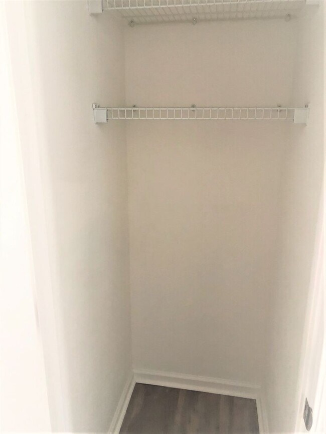 Building Photo - 2/2 Dolphin Villas Condo, Gulf Shores!