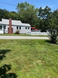 Building Photo - 42 Grove Beach Rd S