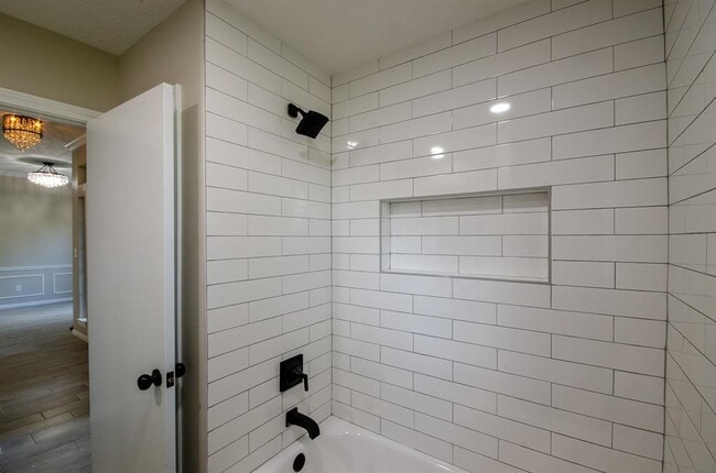 Building Photo - 12811 Fisher Dr