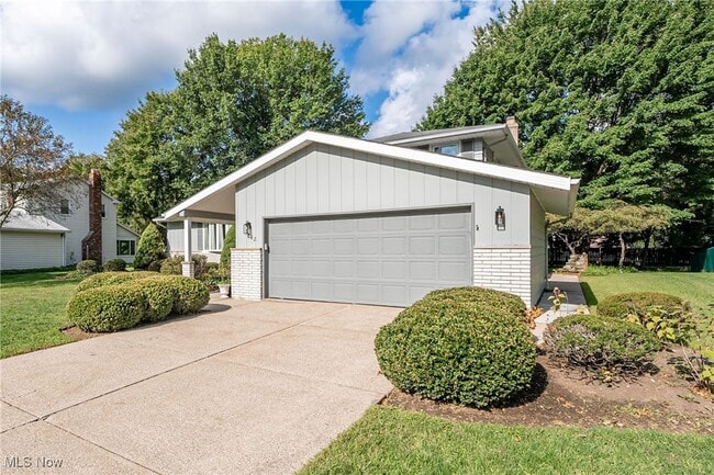 Building Photo - 1682 Mendelssohn Dr