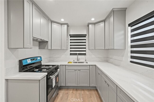 Building Photo - 6933 White Oak Ave