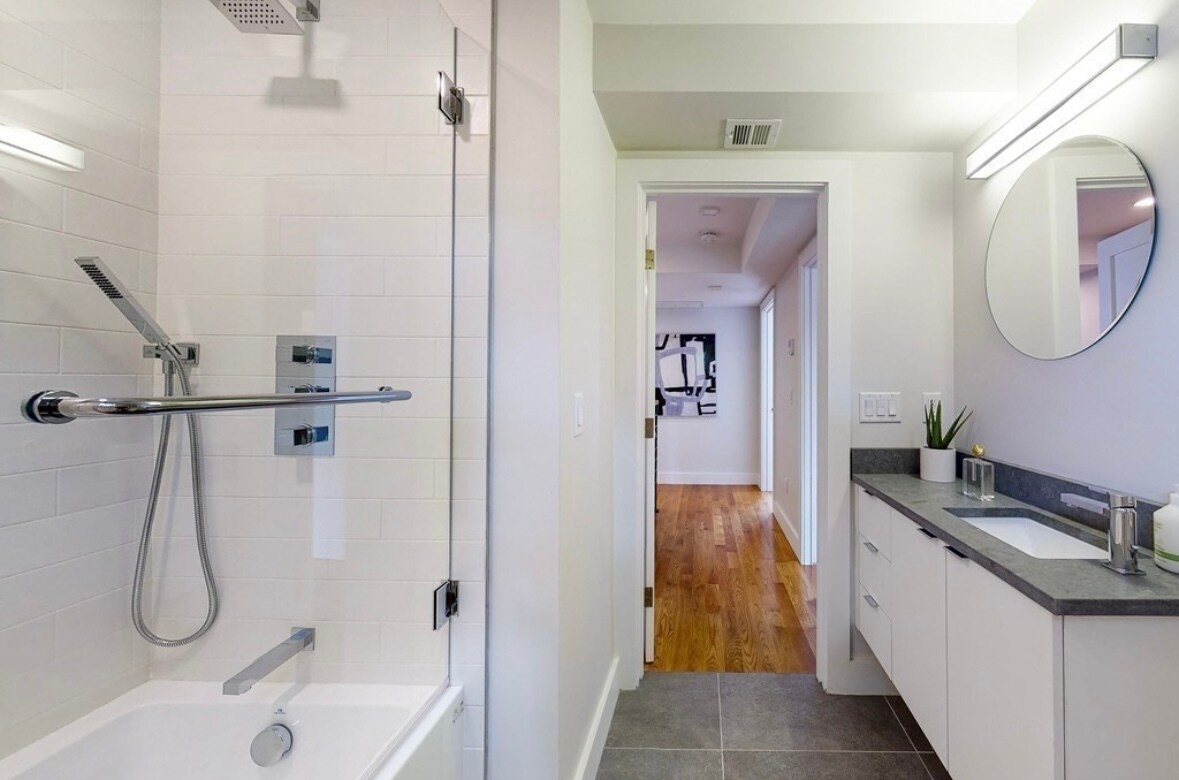 second bathroom - 58 Lincoln St
