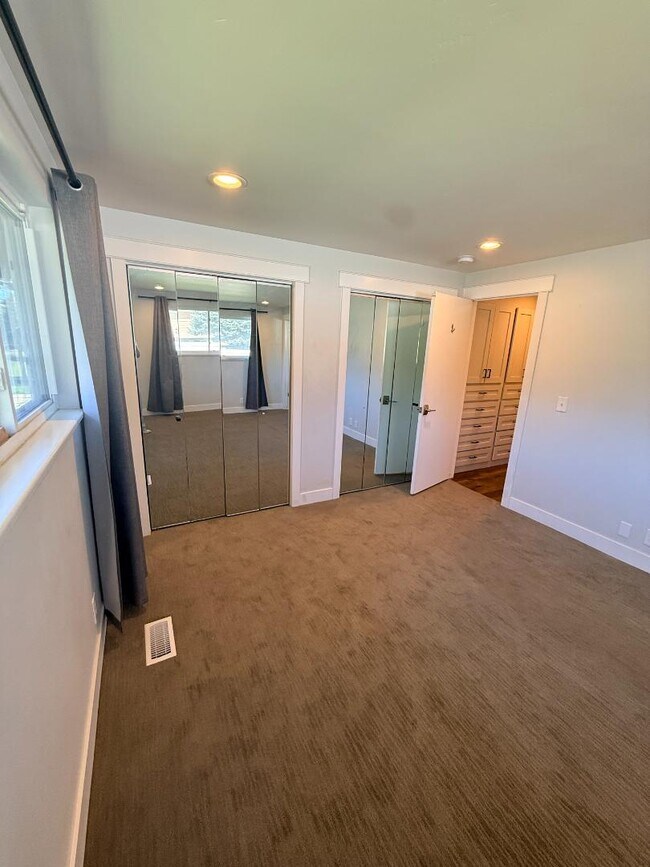 Building Photo - 558 S 440 W St