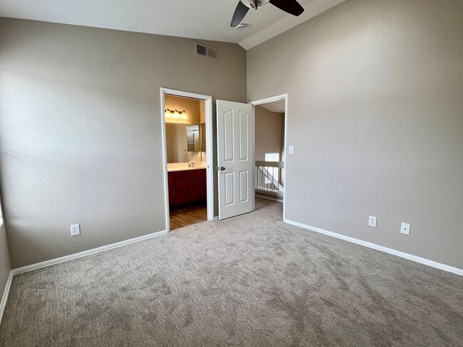 Building Photo - Two Story, 2 Bedroom 2.5 Bath House w/Cent...