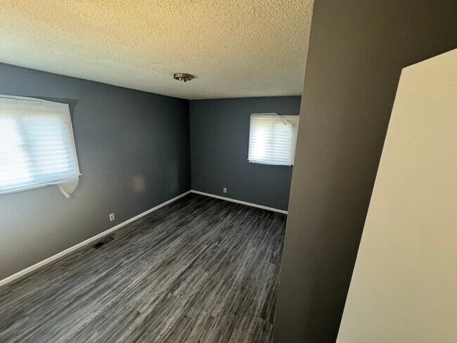 Building Photo - 1911 Fairchild-E