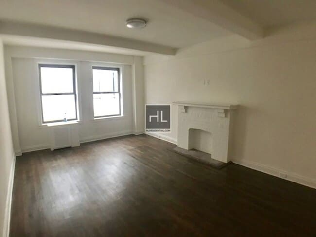 Building Photo - 145 W 55th St