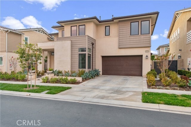 Building Photo - 55 Crater