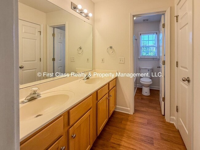 Building Photo - 710 Tavern Ct