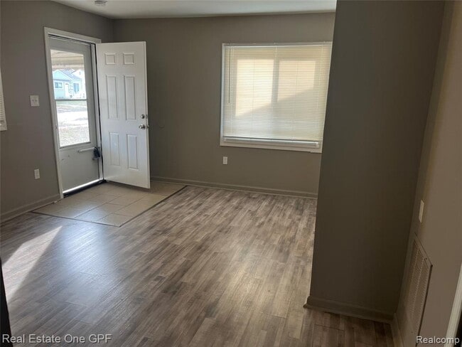 Building Photo - 21431 La Salle Blvd