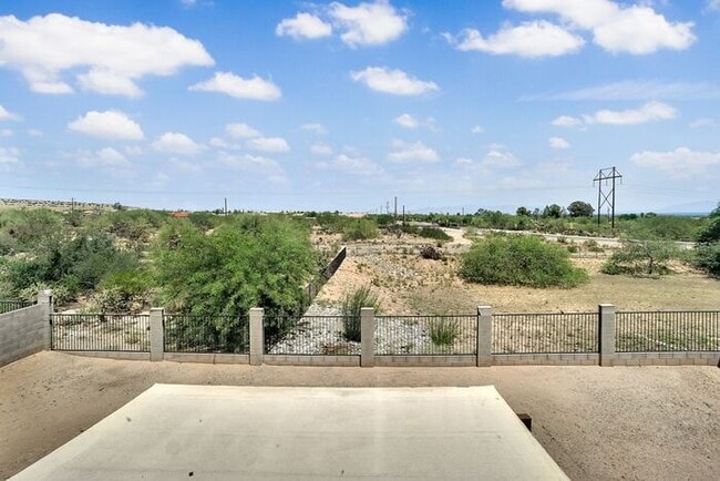 Building Photo - Spacious Sanctuary in Sahuarita: Modern Living Meets Outdoor Comfort
