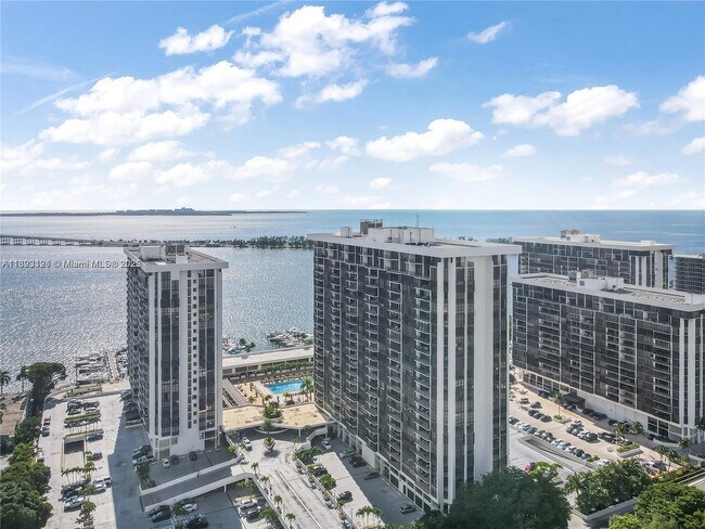 Building Photo - 1865 Brickell Ave