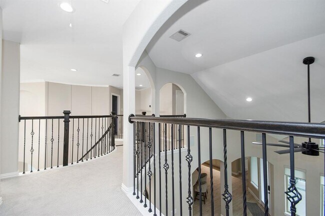 Building Photo - 1000 Bolivar Point Ln