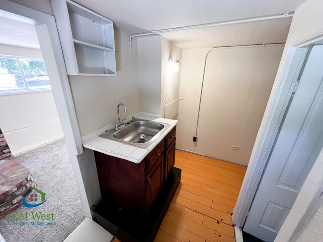 Building Photo - $3,695 - Beautiful 3 BD/1.5 BA Home in Old...
