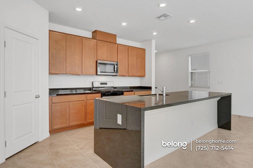 Building Photo - 4109 Nopal Serrano Ave