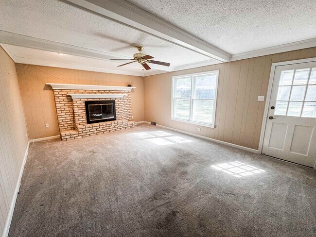 Building Photo - 1062 Fredericksburg Cove
