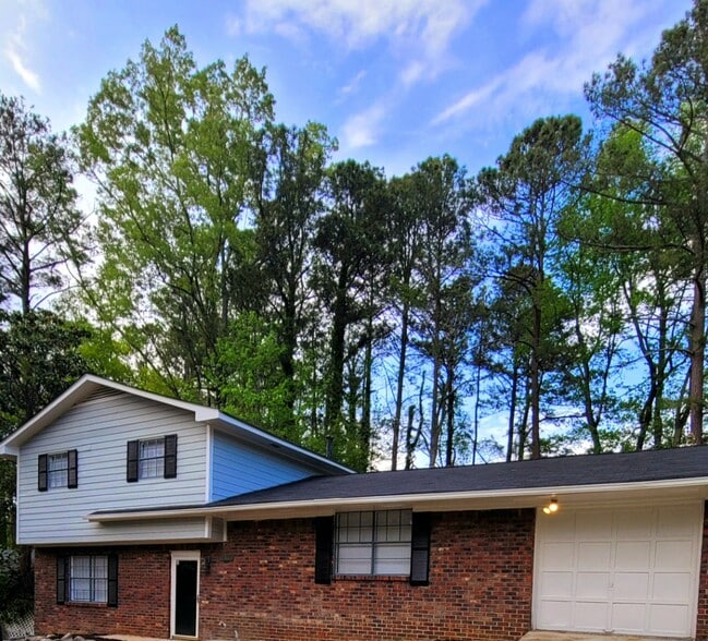 Building Photo - 2915 Lajean Dr