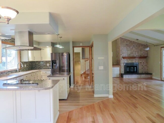 Building Photo - 3928 Hillview Ct NW