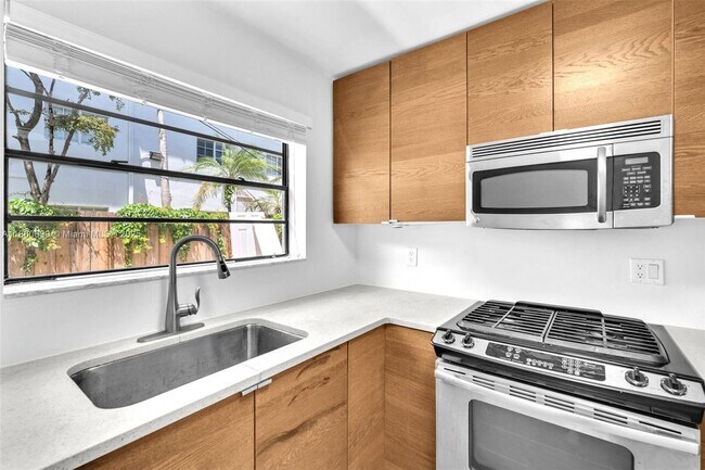 Building Photo - 3265 Virginia St