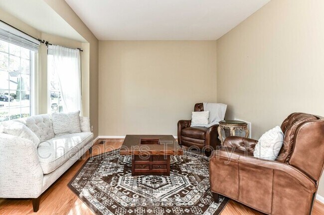 Building Photo - 46814 Snow Hill Way