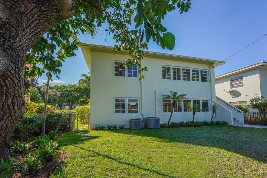 Building Photo - 3705 Ponce de Leon Blvd