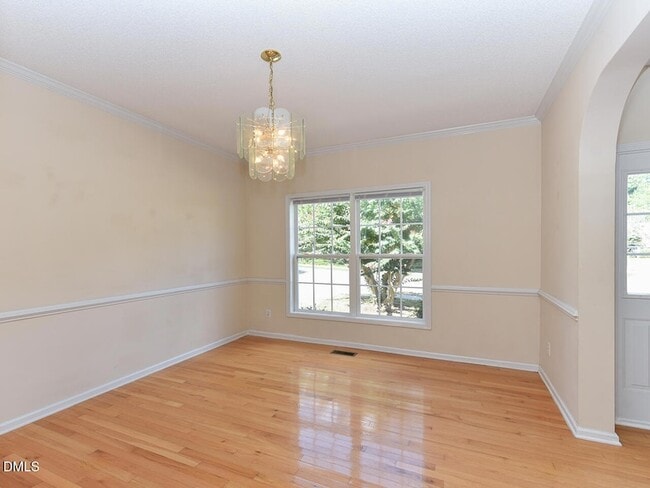Building Photo - 406 Somersview Dr