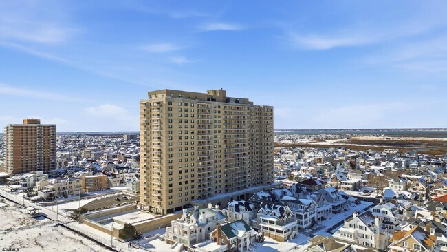Building Photo - 5000 Boardwalk