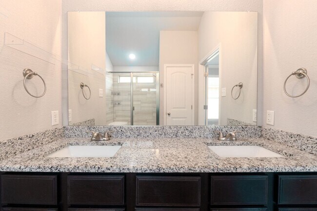 Building Photo - 3 Bdrm 2 Bath in Belton