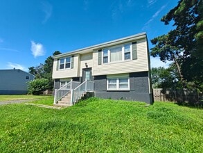 Building Photo - 210 Valley Rd