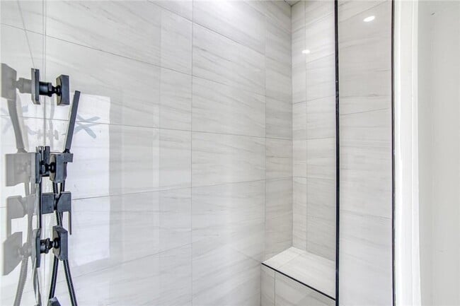 Building Photo - 2224 N 35th Ave