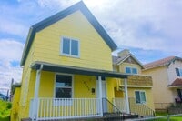 Building Photo - Spacious 3 bedroom / 2 bathroom single family home available in Tacoma!