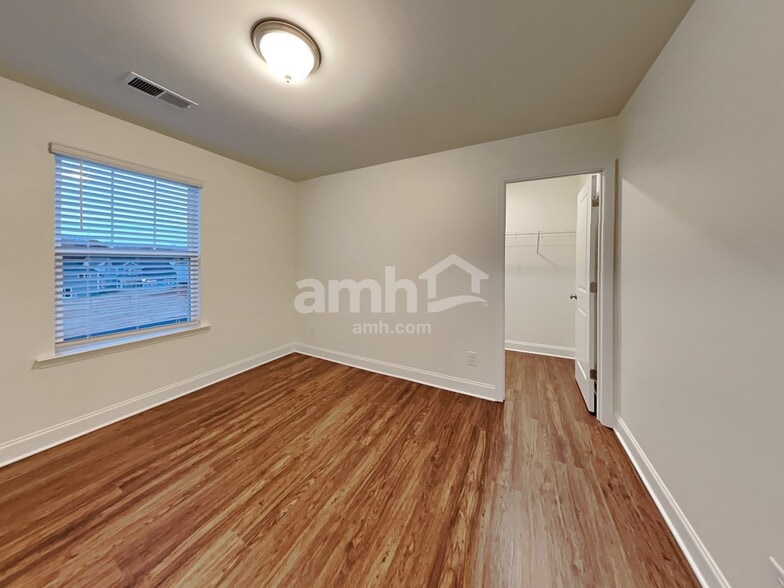 Building Photo - 141 Hazel Pk Dr