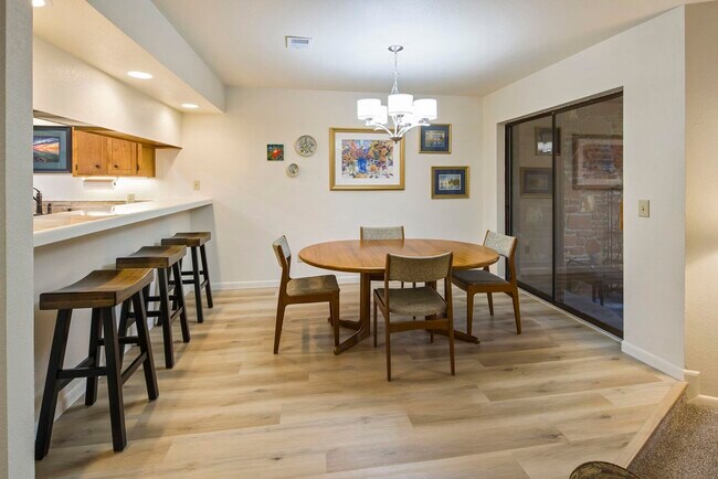Building Photo - 107 Lachite