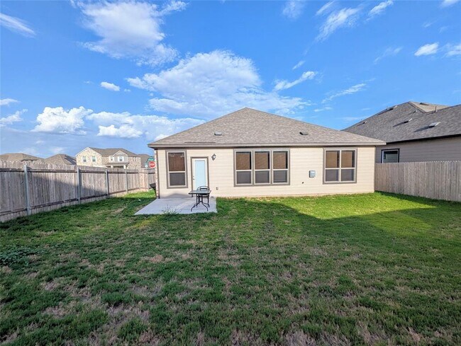 Building Photo - 8100 Philbrook Dr