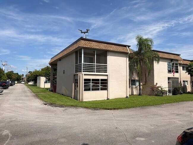 Building Photo - 500 Bonnie Blvd