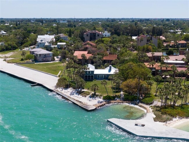 Building Photo - 3835 Almeria Ave