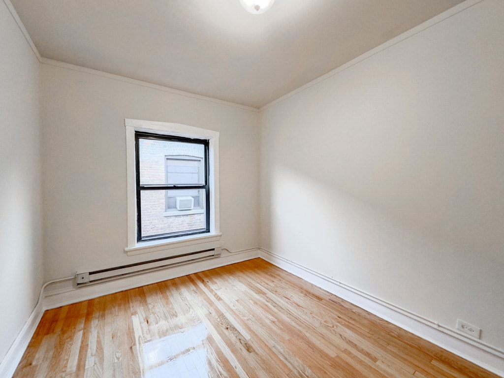 Building Photo - 1320 Oak Ave