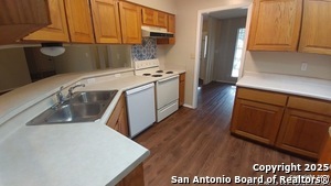 Building Photo - 13030 Los Espanada St