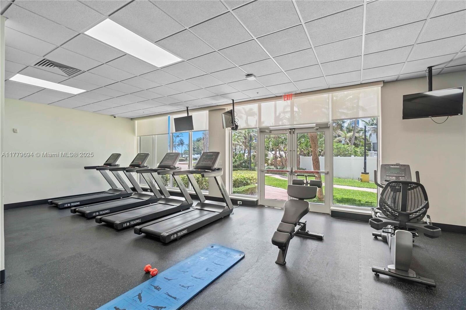 Building Photo - 3000 S Ocean Dr