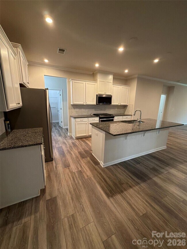 Building Photo - 1008 Fairbrae Ln