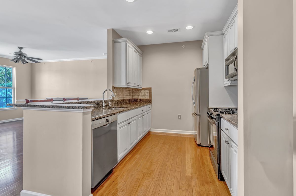 Building Photo - 632 Sophee Ln