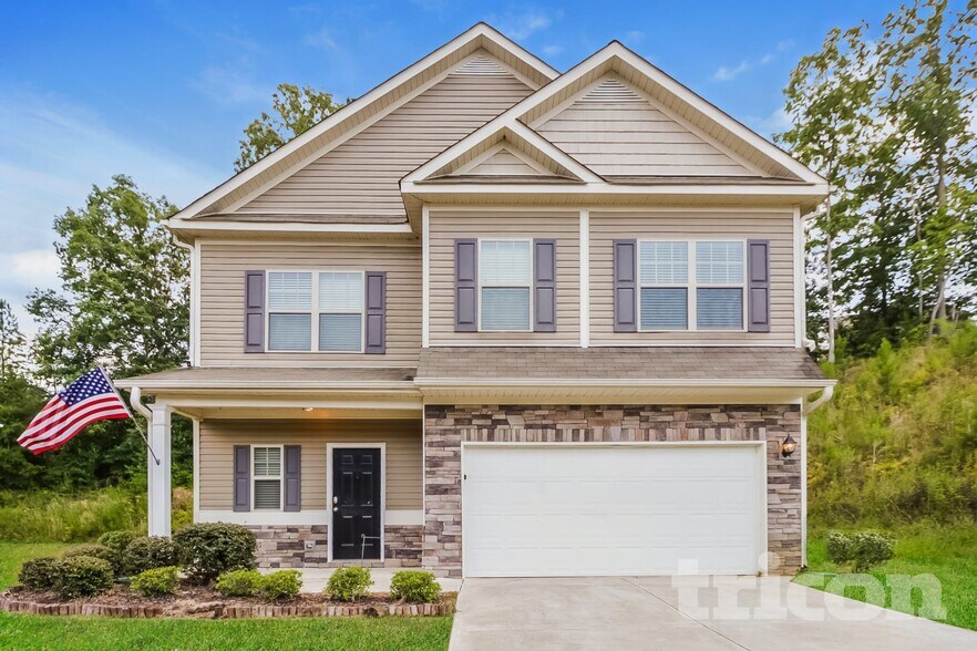 Primary Photo - 307 Arbor Cir