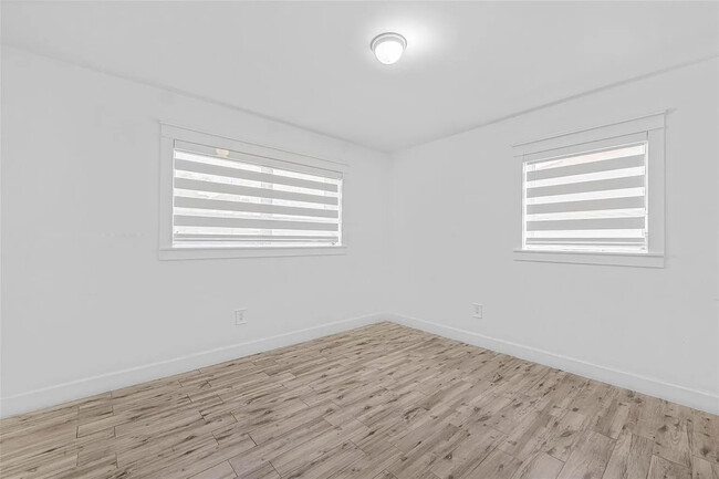 Building Photo - 10350 SW 44th St