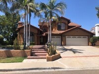 Building Photo - Unbelievable Eastlake Home